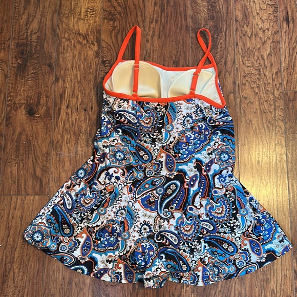 One piece Swimsuit with over skirt Size 14 - Picture 3 of 4